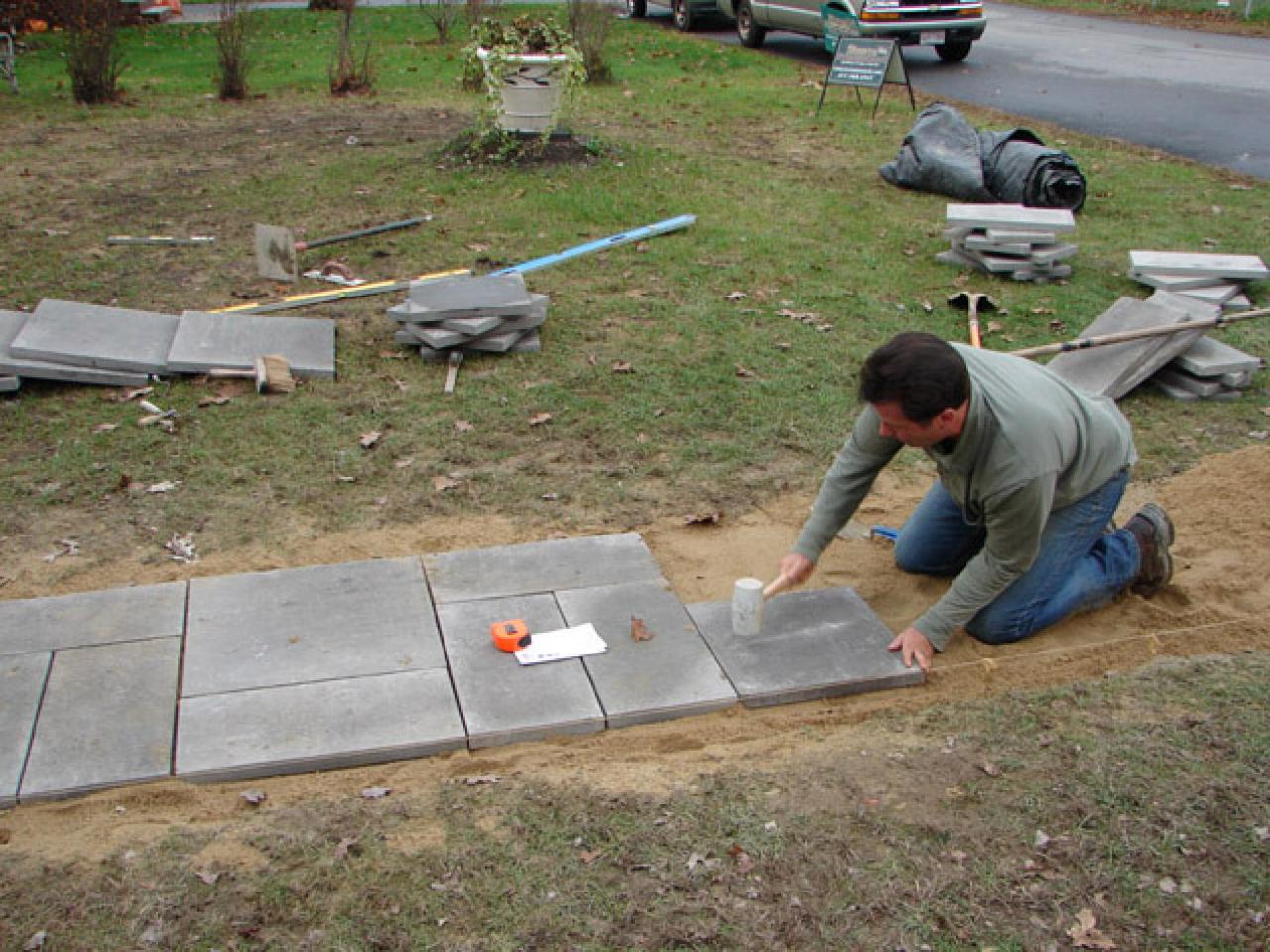 How to Lay a Bluestone Walkway howtos DIY