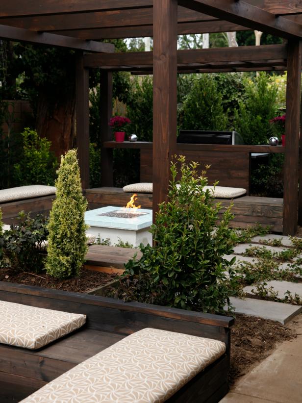 Clean and Minimal, Modern Backyard with Fire Pit Photos DIY Clean and Minimal, Modern Backyard with Fire Pit Photos DIY