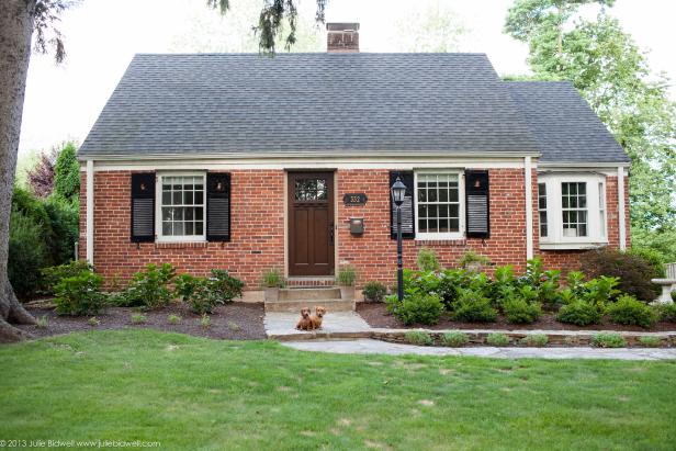 Home Exterior: Cape Cod Cottage in West Hartford, Conn. Home Exterior: Cape Cod Cottage in West Hartford, Conn.