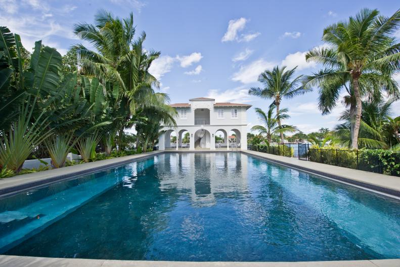 Pool House Of Notorious Gangster Al Capone In Miami Beach