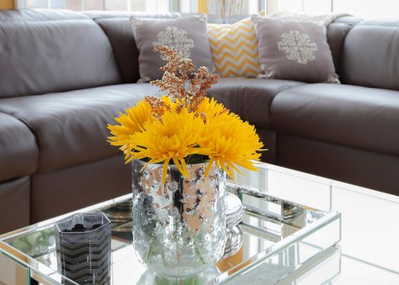 Living Room Coffee Table: Terrell Thomas’ New Jersey Condo Living Room Coffee Table: Terrell Thomas’ New Jersey Condo