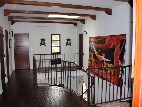Upstairs Landing: Jason and Kimberly Clark’s Los Angeles Home Upstairs Landing: Jason and Kimberly Clark’s Los Angeles Home