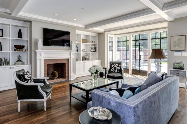 Family Room: Historic Home in Washington DC Family Room: Historic Home in Washington DC