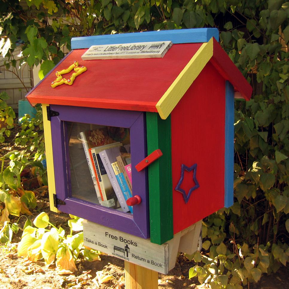 A Mailbox Library Is a Great Front Yard Feature HGTV