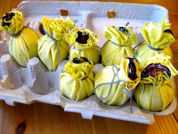 How to Create Silk-Dyed Easter Eggs How to Create Silk-Dyed Easter Eggs