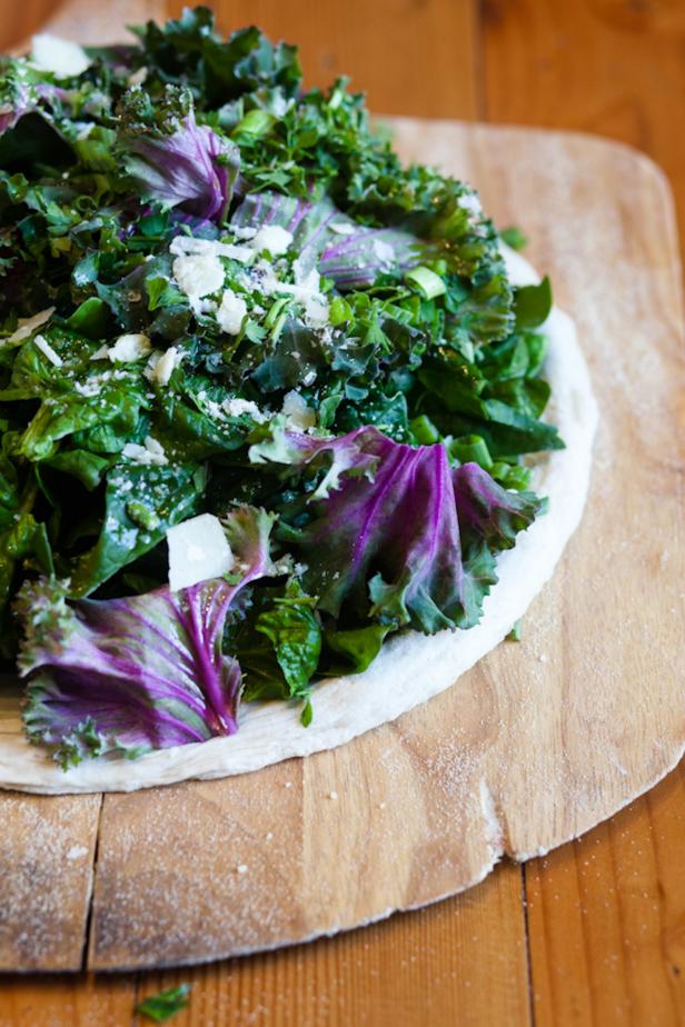 Bloomsdale spinach and kale pizza from Stella Barra in Los Angeles Bloomsdale spinach and kale pizza from Stella Barra in Los Angeles