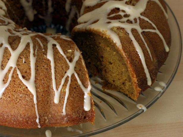 Pumpkin spice bundt cake is even better a few days after baking. Pumpkin spice bundt cake is even better a few days after baking.