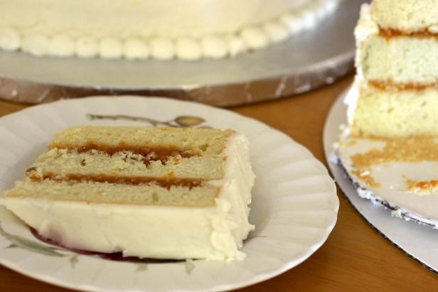 Serving Wedding Cake Serving Wedding Cake