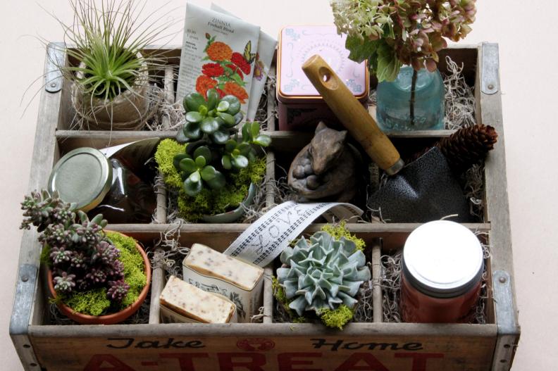 Learn how to put together a lovely garden inspired gift for your favorite gardener.