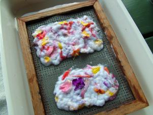 Use Flat Petals or Small Flowers Use Flat Petals or Small Flowers