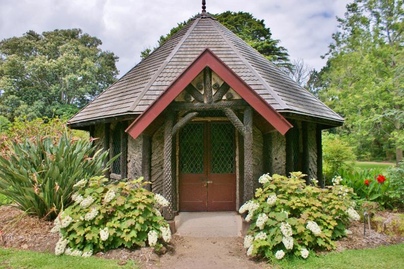 Outbuildings can be large or small ranging from petite gazebos to rustic garden sheds to sprawling conservatories. Assembled from the world travels of horticulturist Karl Gercens III is a collection of spectacular outbuildings that run the gamut from grandiose to intimate starting with this classically designed Victorian garden shed with hydrangea borders from the Rippon Lea Estate in Elsternwick, Australia.