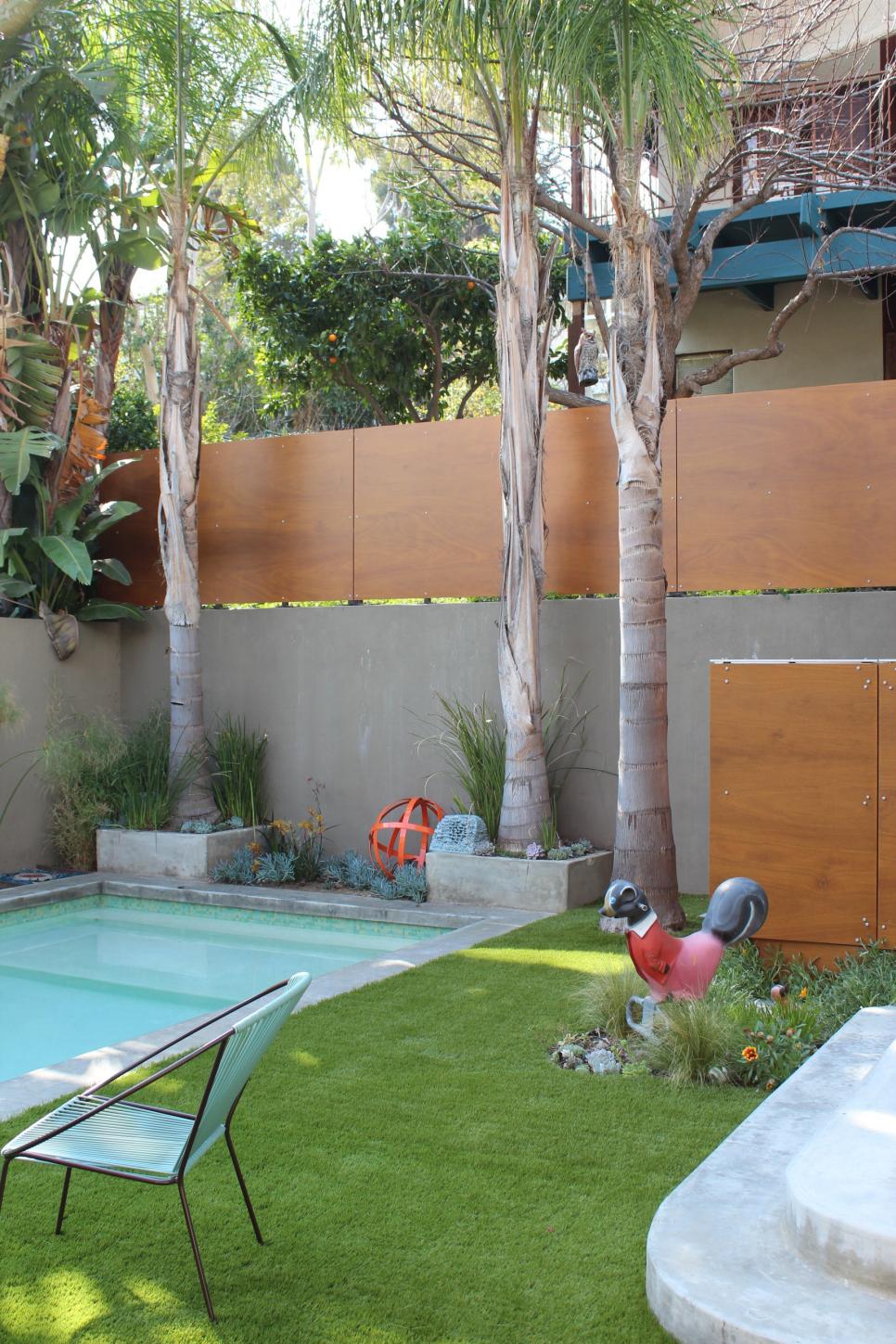 15 Fascinating Modern Fence Ideas to Style Your Backyard