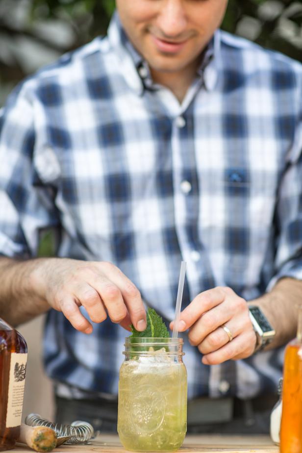 Getting' Sippy With It Pre-dinner cocktails kick off the Garden Table experience. Mint Juleps—made with honey from a rooftop on-site beehive and mint freshly plucked from the garden—are a favorite summertime menu item. 