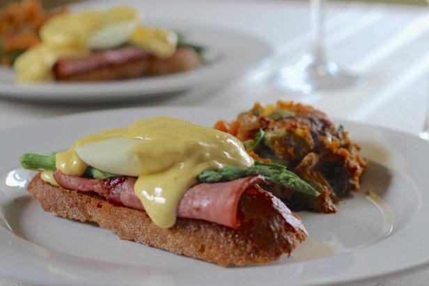 Asparagus Eggs Benedict and Sweet Potato Hash Asparagus Eggs Benedict and Sweet Potato Hash