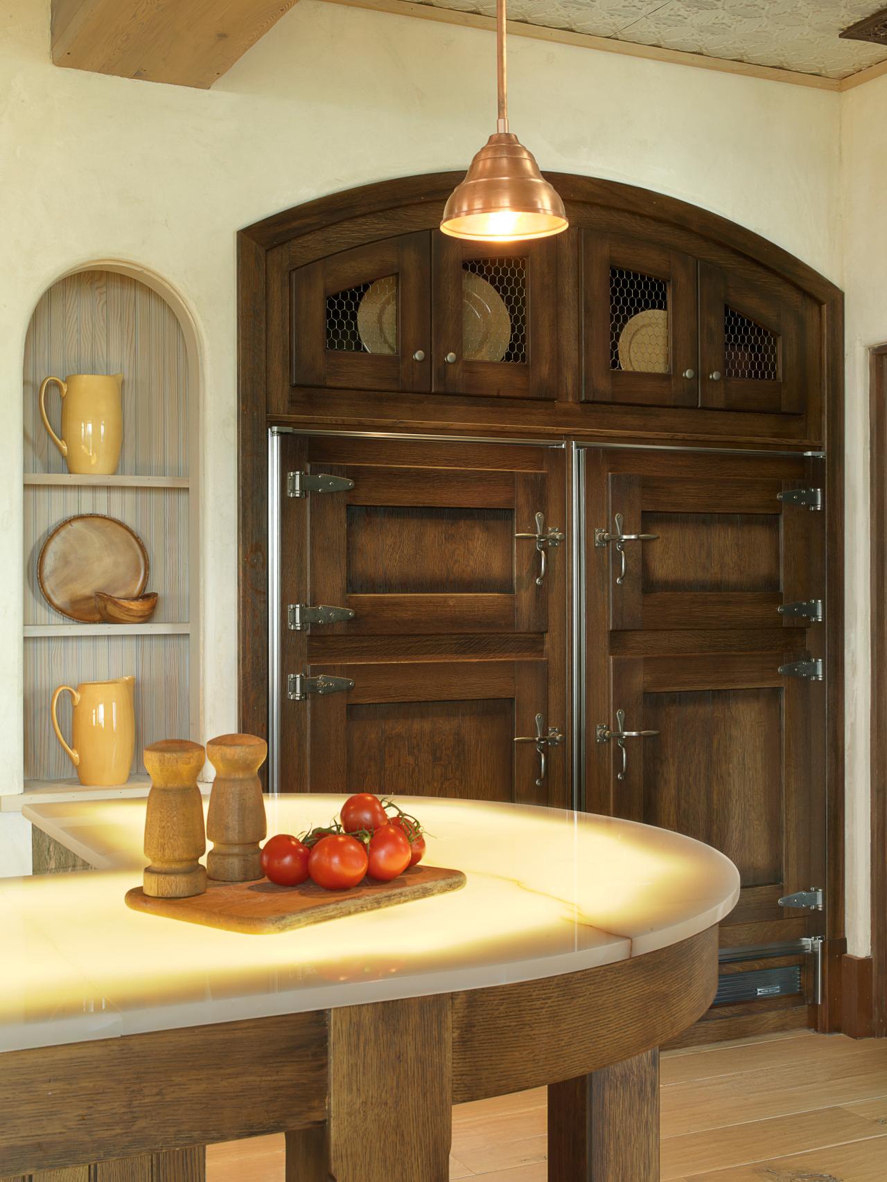 Colonial Kitchens | HGTV