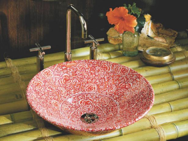 pastil sink in bathroom