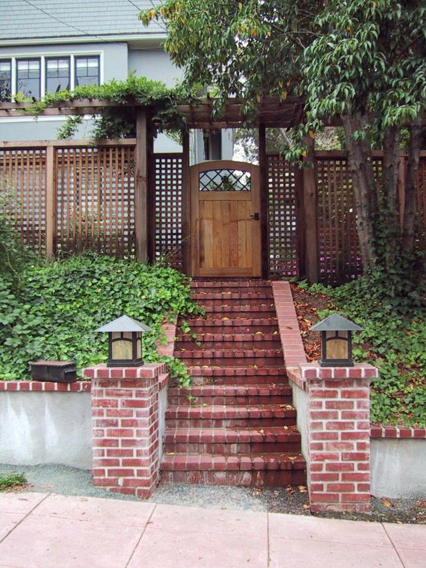 DP_Wagner-wooden-door-brick-stairs_s3x4 DP_Wagner-wooden-door-brick-stairs_s3x4
