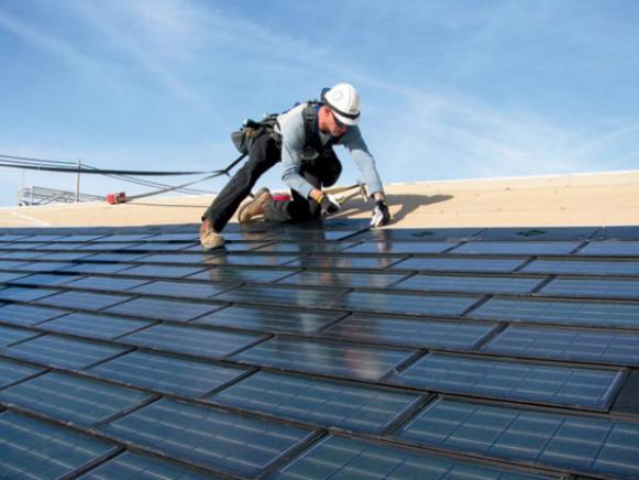 CI-Dow_Powerhouse-solar-shingle-installation_s4x3 CI-Dow_Powerhouse-solar-shingle-installation_s4x3