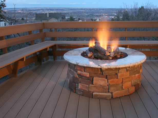 TS-147040265_Brick-and-concrete-Fire-Pit_s4x3 TS-147040265_Brick-and-concrete-Fire-Pit_s4x3