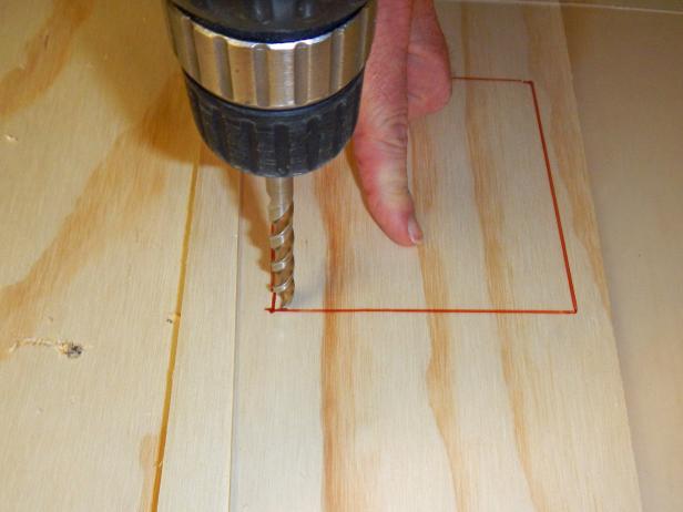 Original-Plexiglas-Backsplash_drilling-for-electrical-boxes-step5_s4x3 Original-Plexiglas-Backsplash_drilling-for-electrical-boxes-step5_s4x3