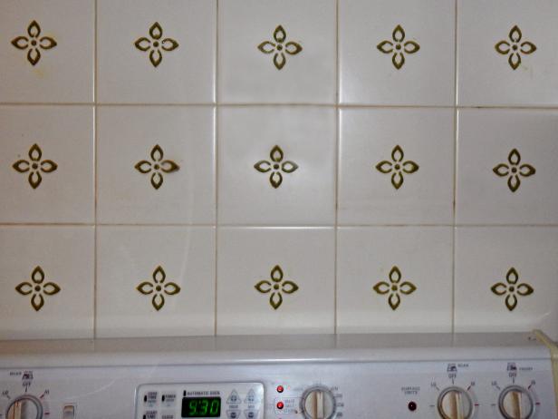 Original-painted-tile-backsplash_stencil-pattern-inner-part-step5_s4x3 Original-painted-tile-backsplash_stencil-pattern-inner-part-step5_s4x3