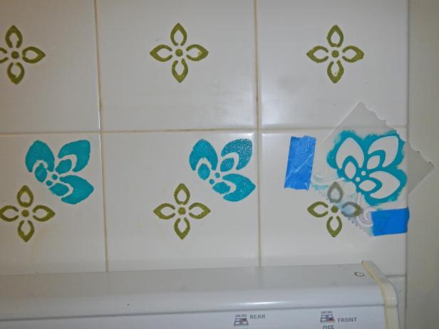 Original-painted-tile-backsplash_stencil-pattern-outer-edge-step7_s4x3 Original-painted-tile-backsplash_stencil-pattern-outer-edge-step7_s4x3