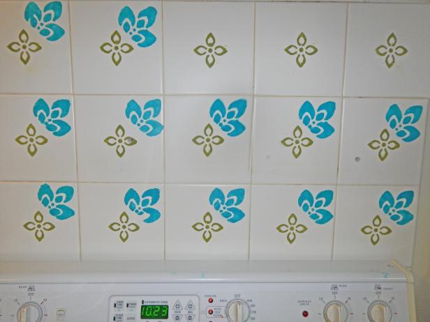 Original-painted-tile-backsplash_stencil-pattern-outer-edge-step7a_s4x3 Original-painted-tile-backsplash_stencil-pattern-outer-edge-step7a_s4x3