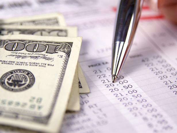 bigstock-19604561_A-close-up-of-money-and-a-rece_s4x3 bigstock-19604561_A-close-up-of-money-and-a-rece_s4x3