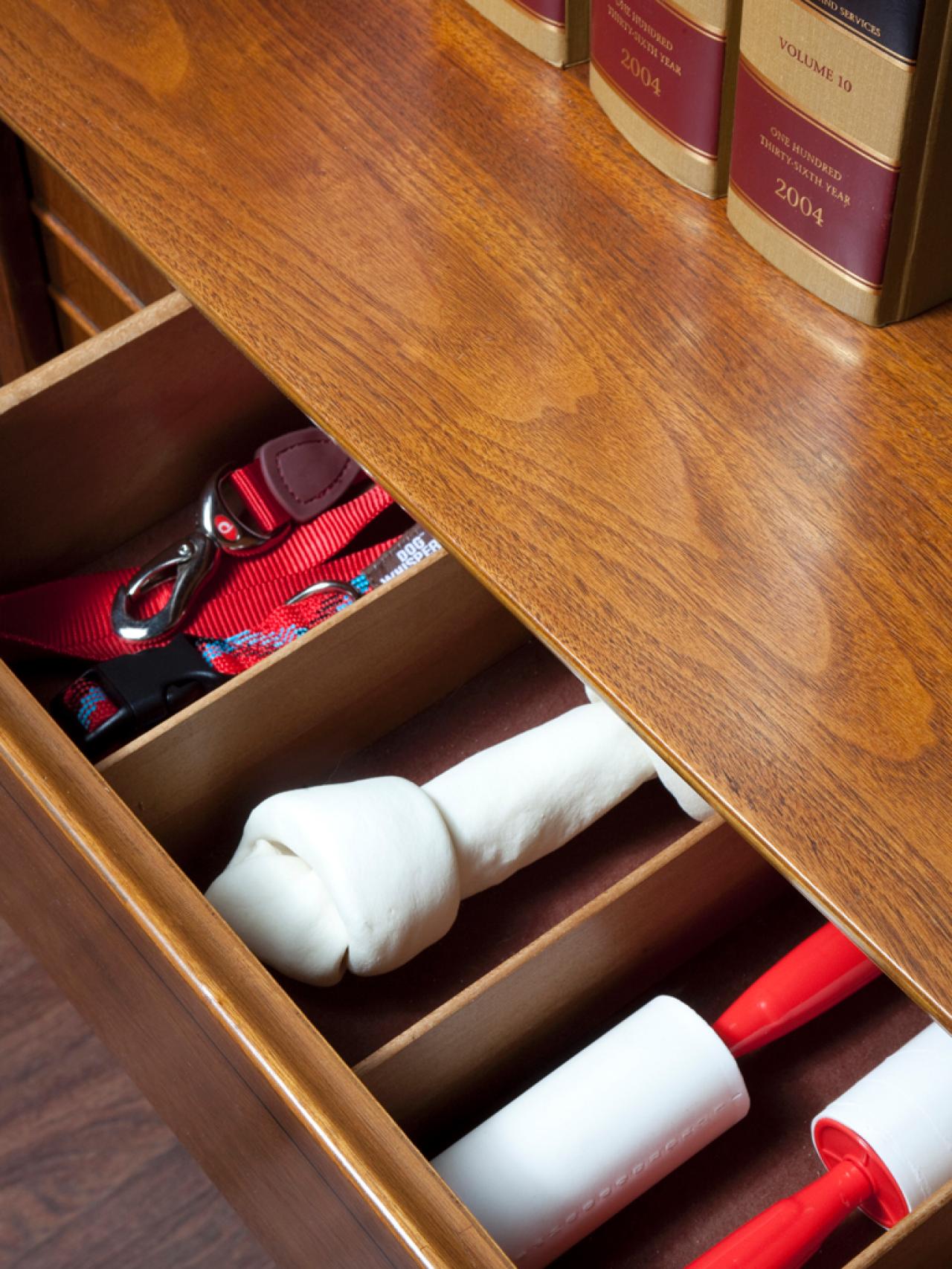 Rwap pet friendly room drawer storage detail s3x4.jpg.rend.hgtvcom.1280.1707