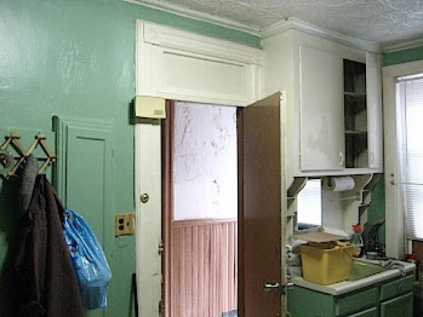 Original_charlotte-jenk-lewis-nyc-rental-kitchen-entry-before_s4x3 Original_charlotte-jenk-lewis-nyc-rental-kitchen-entry-before_s4x3