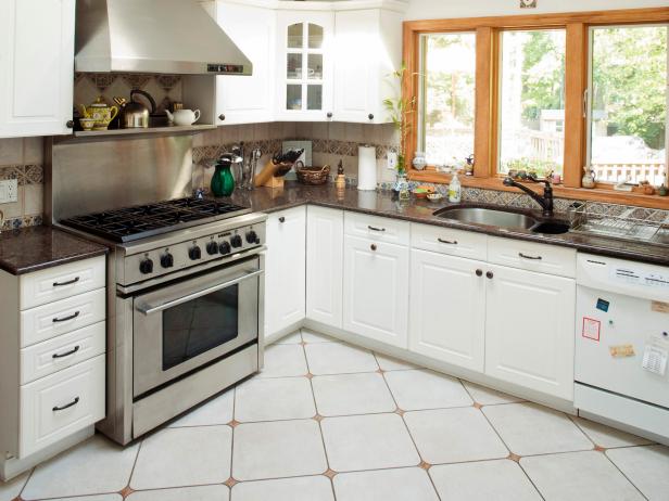 White kitchen White kitchen