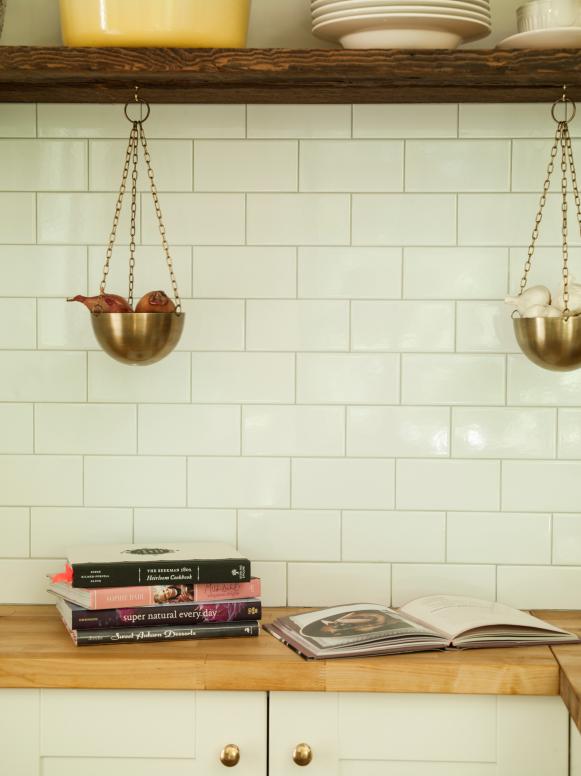 RWAP_farmhouse-kitchen-gray-grout-subway-tile_s3x4 RWAP_farmhouse-kitchen-gray-grout-subway-tile_s3x4