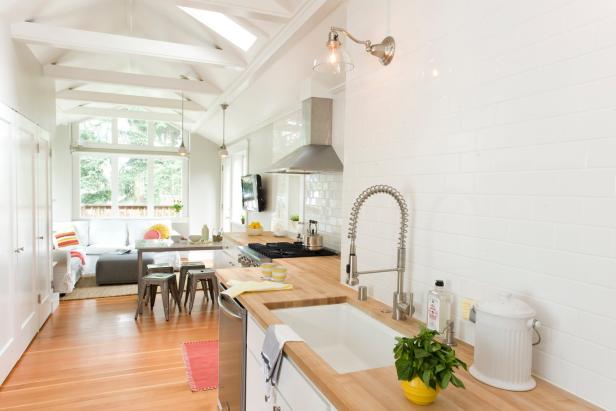 MR_Seattle-white-open-kitchen_s4x3 MR_Seattle-white-open-kitchen_s4x3