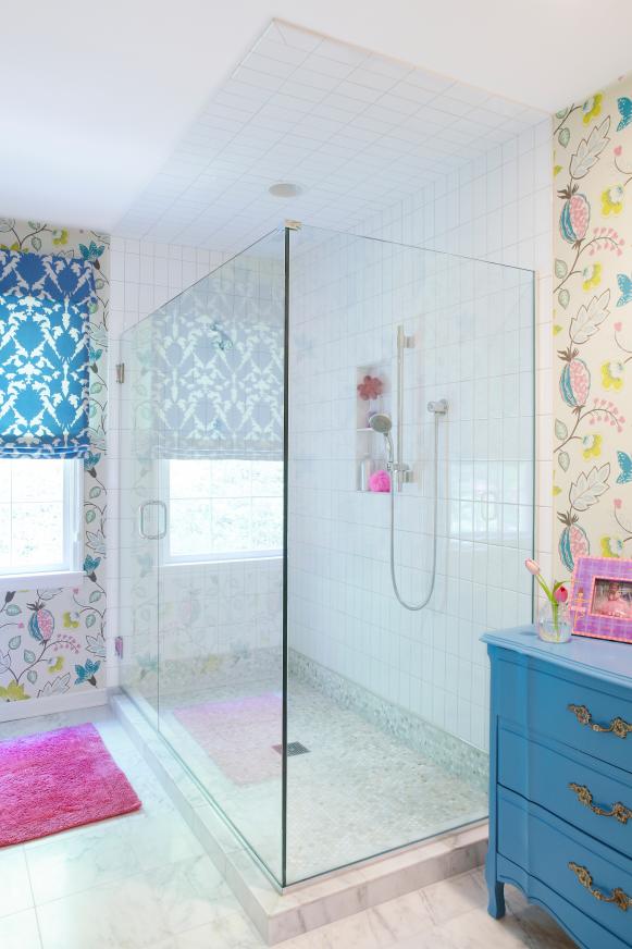 MR_Anderson-girls-bath-shower_s3x4 MR_Anderson-girls-bath-shower_s3x4