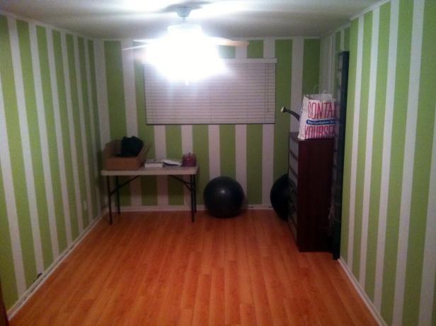 HGRM-Closet-Cases-dressing-room-before_s4x3 HGRM-Closet-Cases-dressing-room-before_s4x3