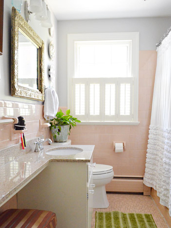 reasons to love retro pink-tiled bathrooms | hgtv's decorating