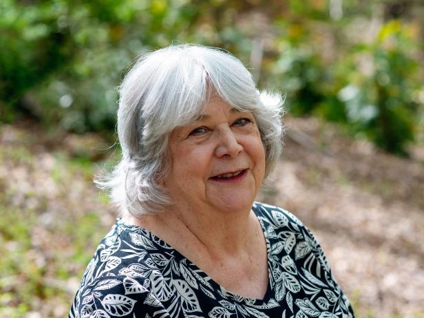 Headshot photo of writer Lynn Coulter.