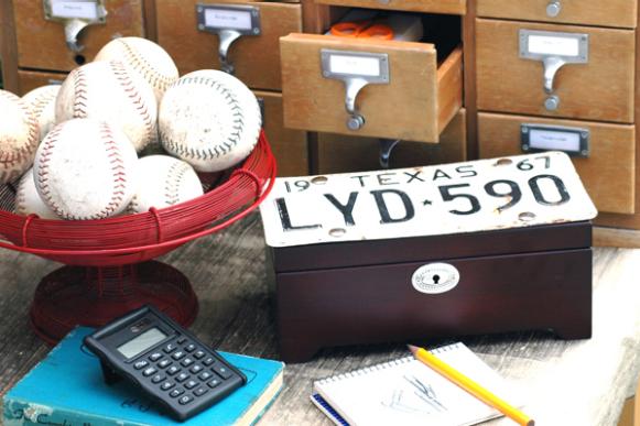 may05decnews_license_plate_box may05decnews_license_plate_box
