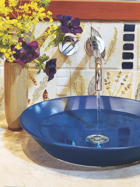 sept05decnews_bluesink_hgtvbaths sept05decnews_bluesink_hgtvbaths