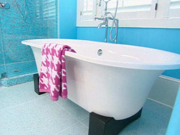 hiwtB211_seg1_WhiteTub_Photo hiwtB211_seg1_WhiteTub_Photo