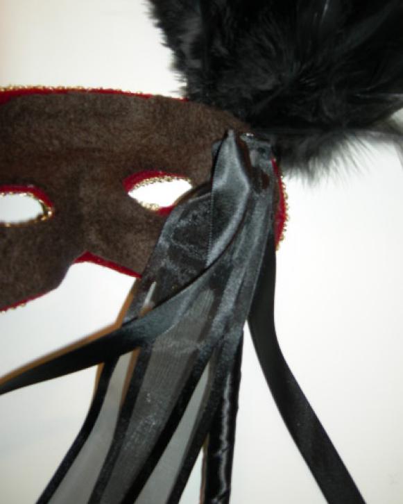 mask_back_w_pole mask_back_w_pole