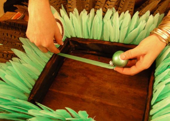 Square_Feather_Wreath_-_Adding_Hanging_Bulbs Square_Feather_Wreath_-_Adding_Hanging_Bulbs