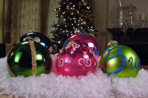 Glitter_Glass_Bulbs_-_Beauty_Shot_2 Glitter_Glass_Bulbs_-_Beauty_Shot_2