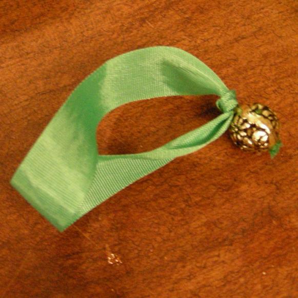 Ribbon_Looped_through_Bead Ribbon_Looped_through_Bead
