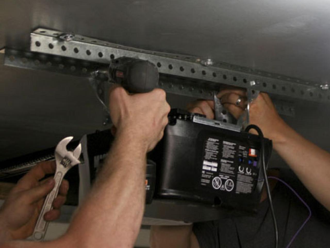 960 #865C45 Install Electric Garage Door Opener HGTV save image Electric Motors For Garage Doors 36071280