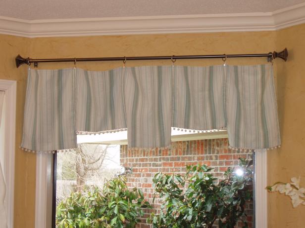Window_5tablerunner Window_5tablerunner