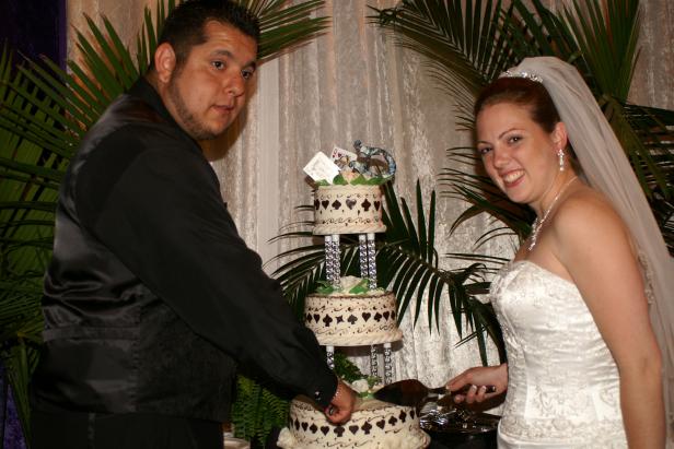 Las Vegas-style Wedding Cake Las Vegas-style Wedding Cake