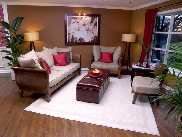 Neutral Feng Shui Designed Living Room with Red Pillows Neutral Feng Shui Designed Living Room with Red Pillows