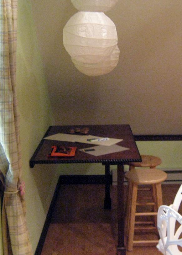 HRIPR302-fold_out_desk2