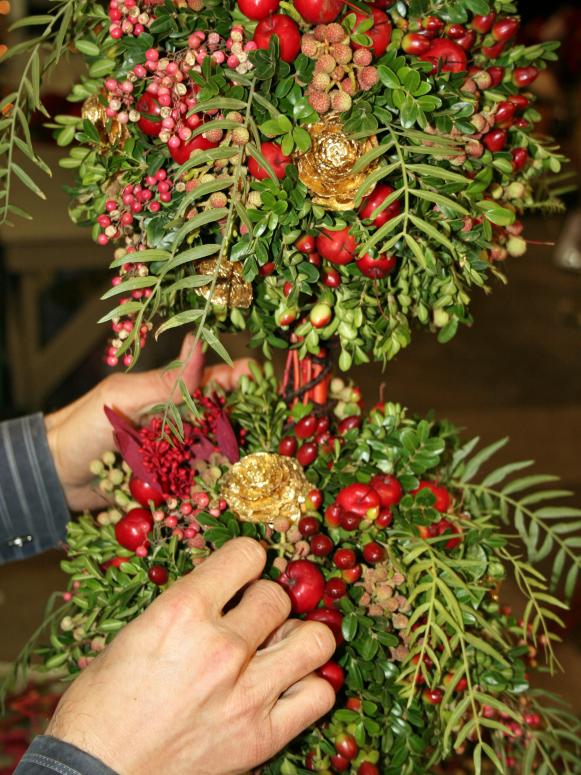 Gorgeous Holiday Supplementals For Your Old-World Tabletop Topiary Gorgeous Holiday Supplementals For Your Old-World Tabletop Topiary